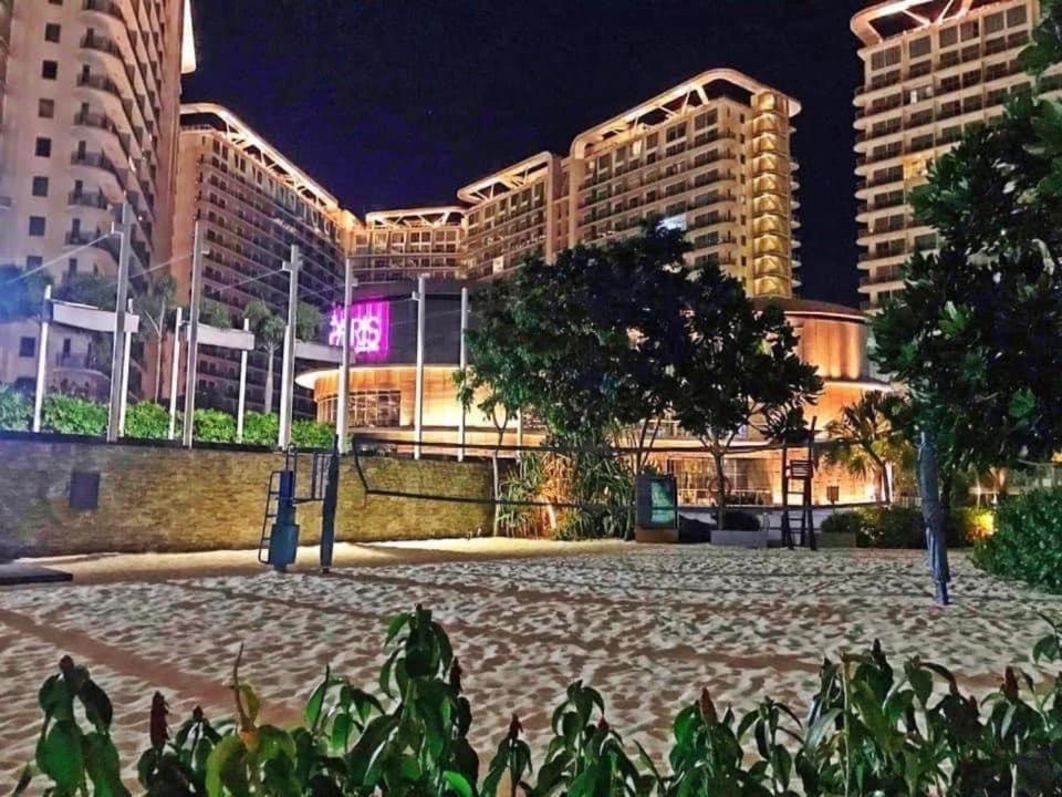 Azure Urban Resort A3 Near Airport Mall With Balcony Wavepool Manila Dış mekan fotoğraf