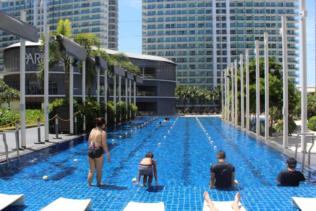 Azure Urban Resort A3 Near Airport Mall With Balcony Wavepool Manila Dış mekan fotoğraf