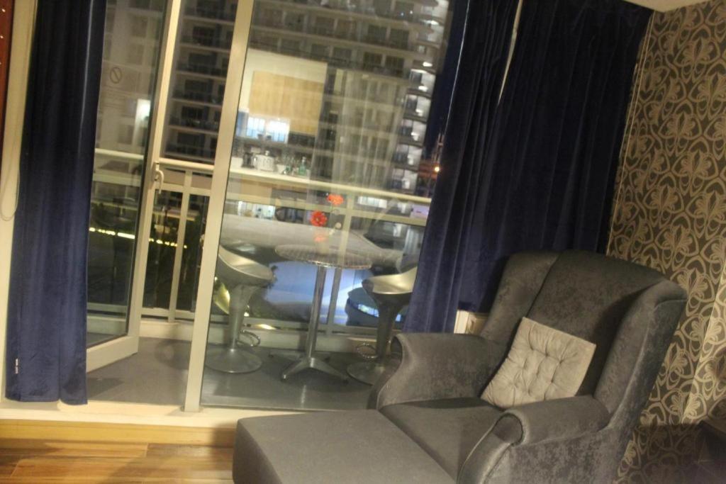 Azure Urban Resort A3 Near Airport Mall With Balcony Wavepool Manila Dış mekan fotoğraf